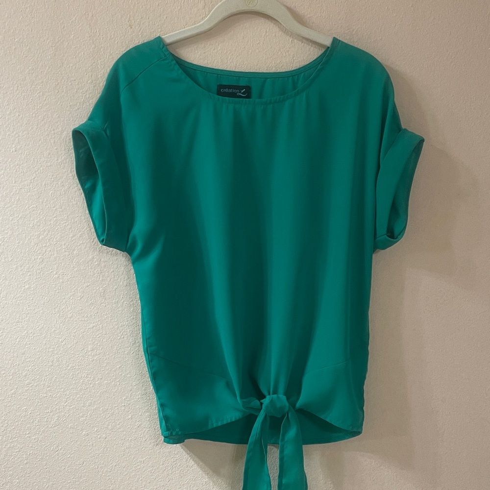 Elegant Green Tie-Front Blouse